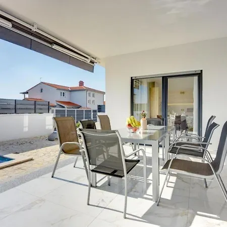 Villa Sunce Mit Beheiztem Pool In Pula,istrien *
